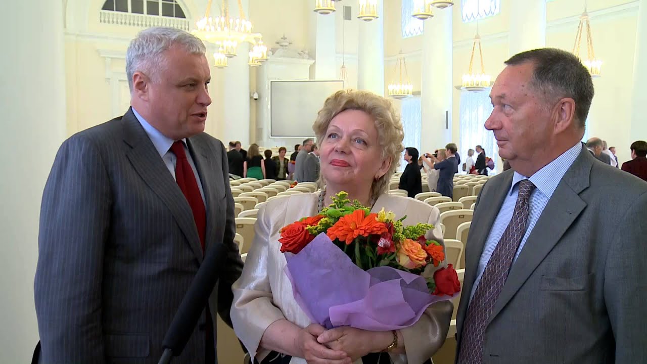 Награда В.М. Сивовой - Смольный, май, 2014 г.